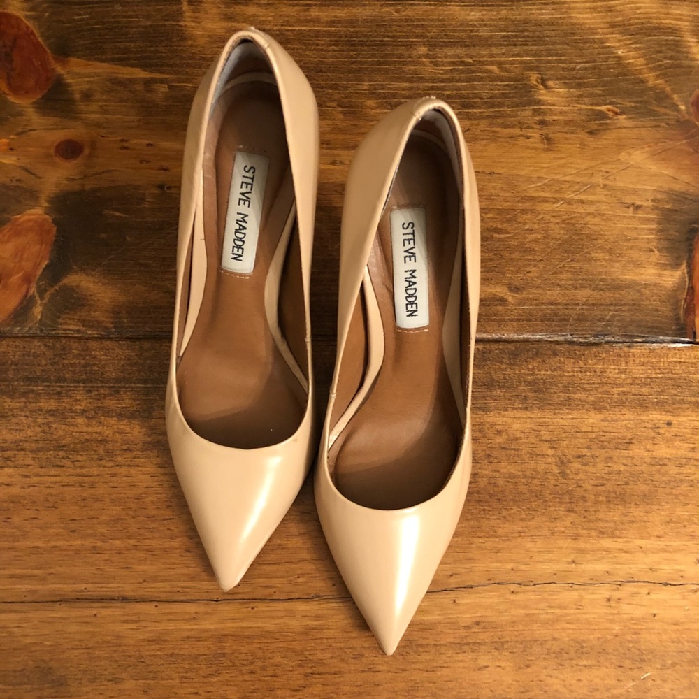Steve Madden Nude Pumps